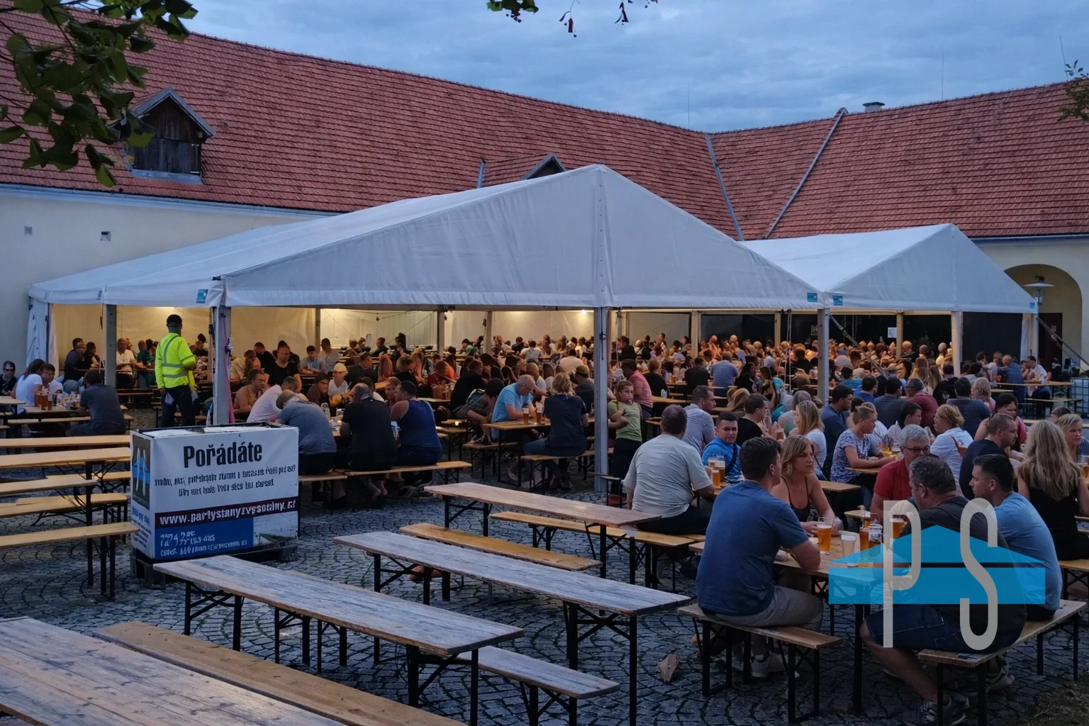 Realizace párty stanu