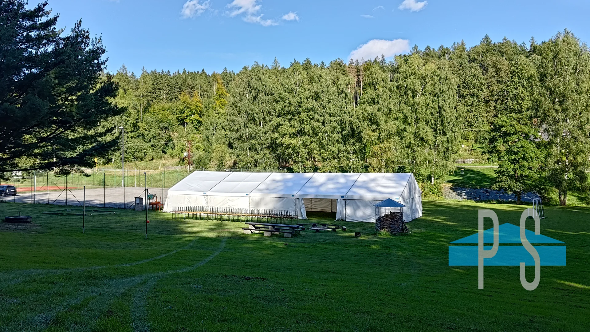 Realizace párty stanu